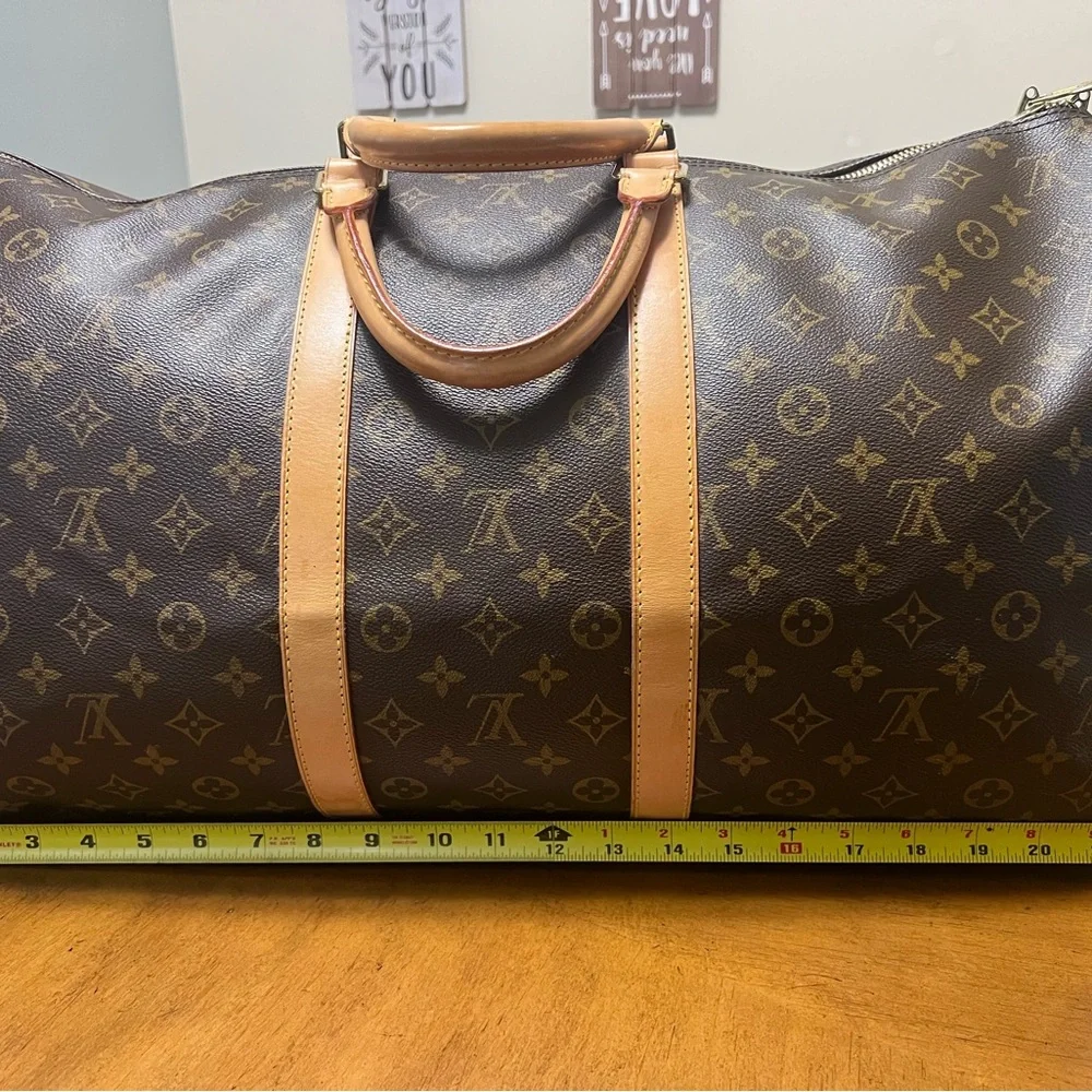 Loui Vuitton Travel Bag - Picture 4 of 11